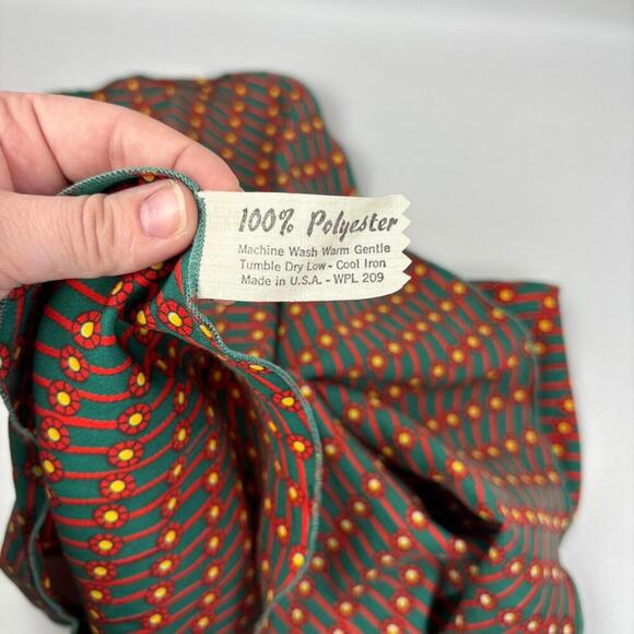 Vintage Red & Green Geometric Abstract Patterned Scarf - Picture 5 of 5